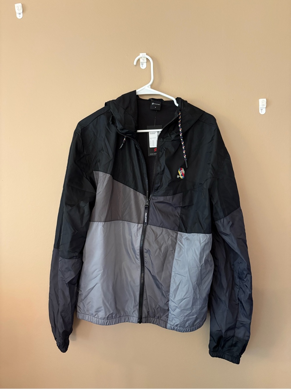 Women’s Peloton Colorblock Windbreaker Set - Black & Gray